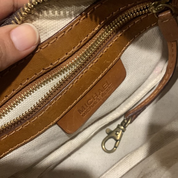 Authentic Michael Kors Shoulder bag - Picture 12 of 12